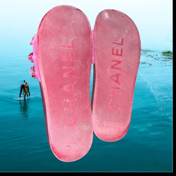 Chanel Red With Gold Chain Slides 39 Fits like a 37💕 - Picture 4 of 5